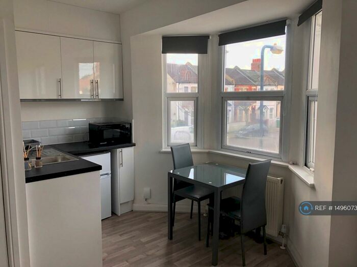 Studio To Rent In Hector Street, London, SE18