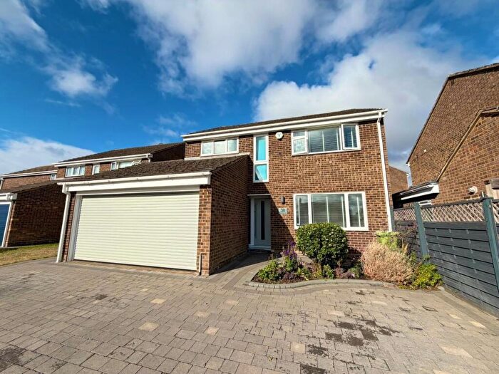 4 Bedroom Detached House For Sale In West Side Rise, Olney, MK46