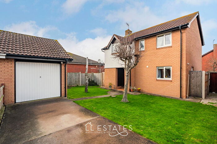 4 Bedroom Detached House For Sale In Llys Bedwen, Rhyl, LL18