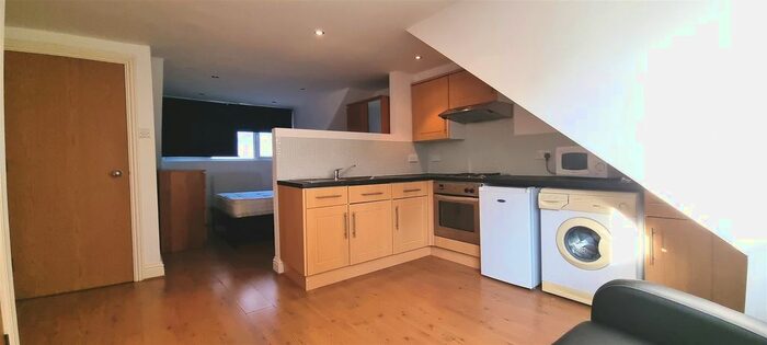 Studio To Rent In Station Road, New Barnet, EN5