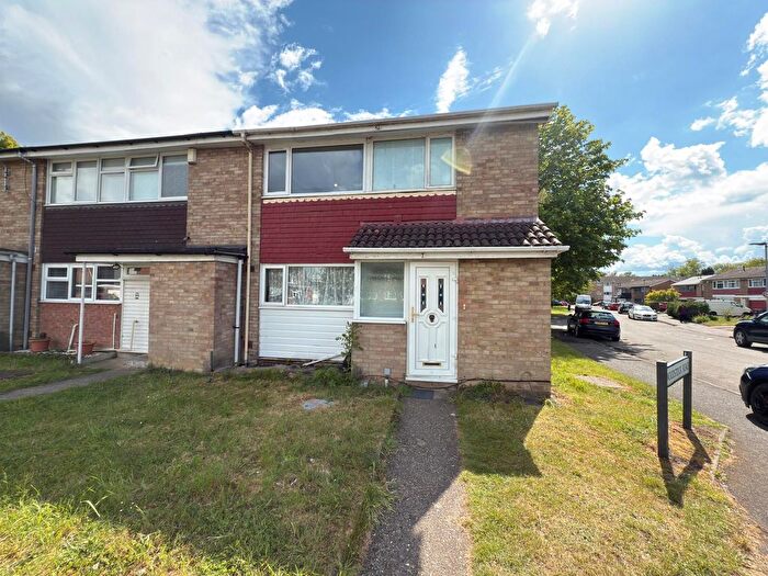 3 Bedroom End Of Terrace House To Rent In Woodstock Road, Bedford, MK40