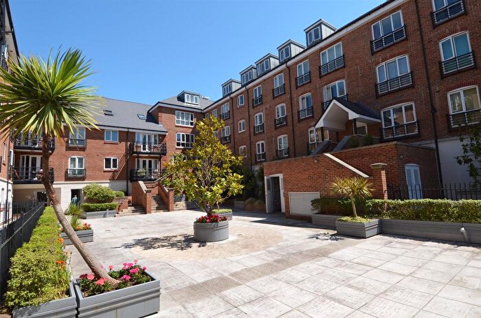2 Bedroom Flat To Rent In Tanyard House, Brentford Lock, TW8