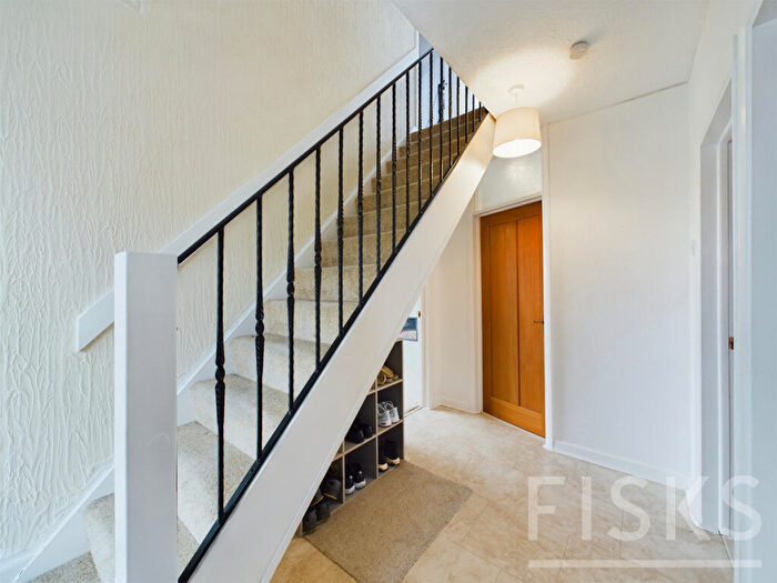 2 Bedroom Chalet For Sale In Kents Hill Road, Benfleet, SS7