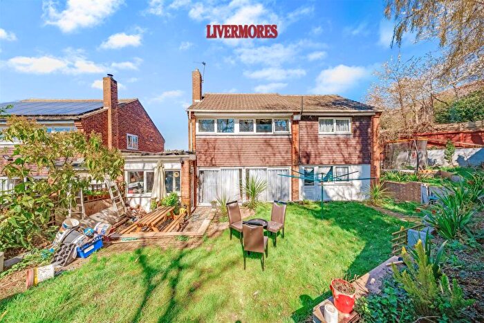 5 Bedroom Detached House For Sale In Drudgeon Way, Bean, Dartford, DA2