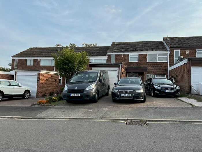 4 Bedroom Terraced House To Rent In Glen View, Gravesend, DA12