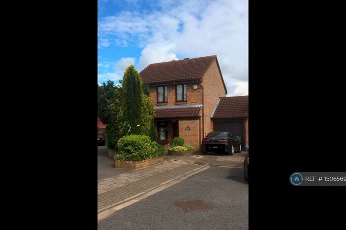 3 Bedroom Detached House To Rent In Ministry Way, London, SE9