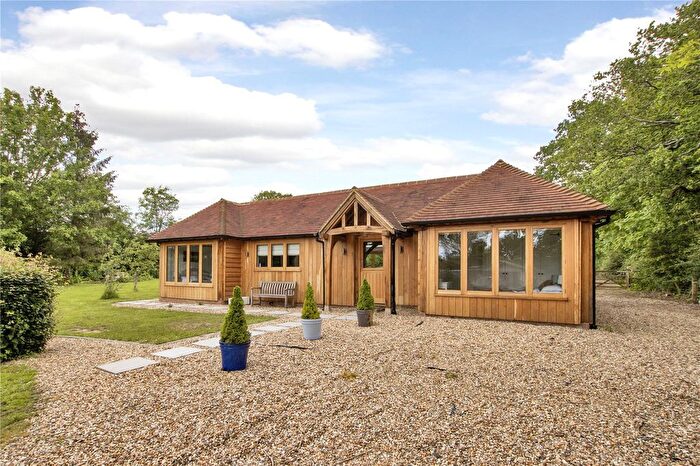 4 Bedroom Bungalow For Sale In Tonbridge Road, Bough Beech, Edenbridge, Kent, TN8