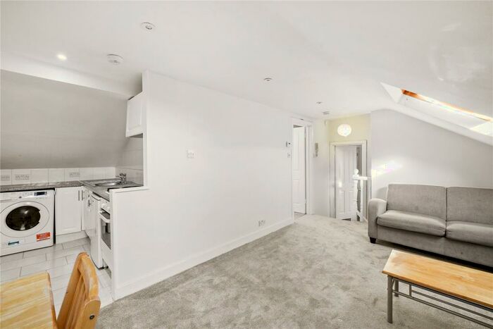 1 Bedroom Apartment To Rent In Howard Road, London, NW2