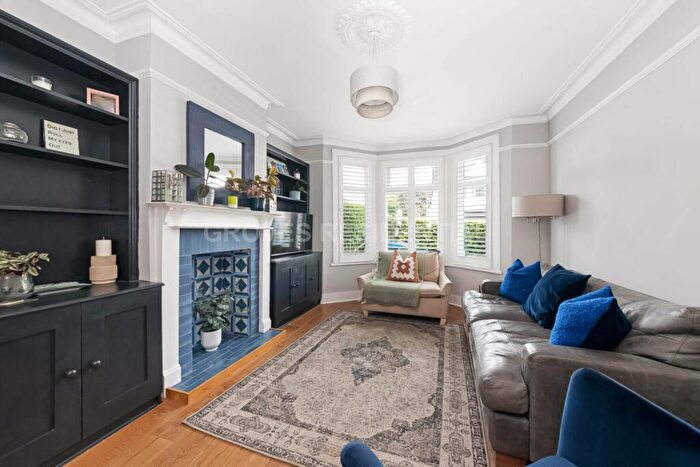 3 Bedroom Terraced House For Sale In Elm Road, New Malden, KT3