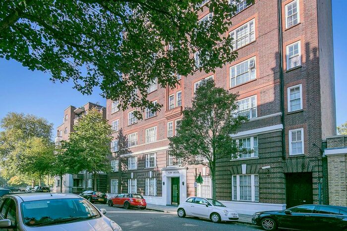 2 Bedroom Flat To Rent In Turks Row, Sloane Square, London, SW3