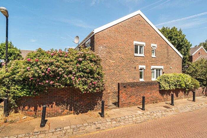 3 Bedroom Property For Sale In Manger Road, London, N7