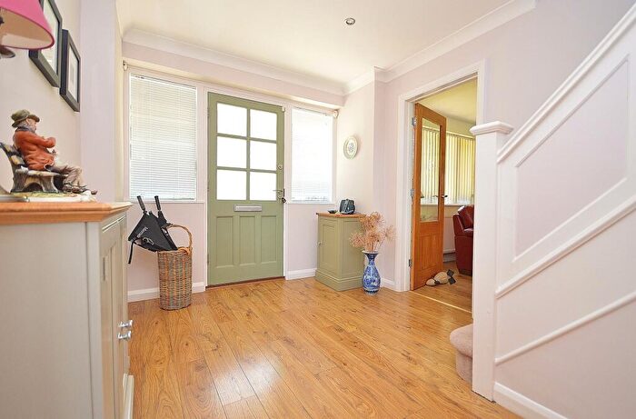 3 Bedroom Detached House For Sale In Wycombe Road, Princes Risborough, HP27