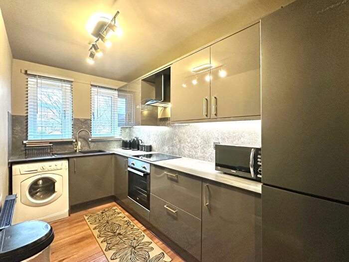 1 Bedroom Flat To Rent In North Woodside Road, North Woodside, Glasgow, G20
