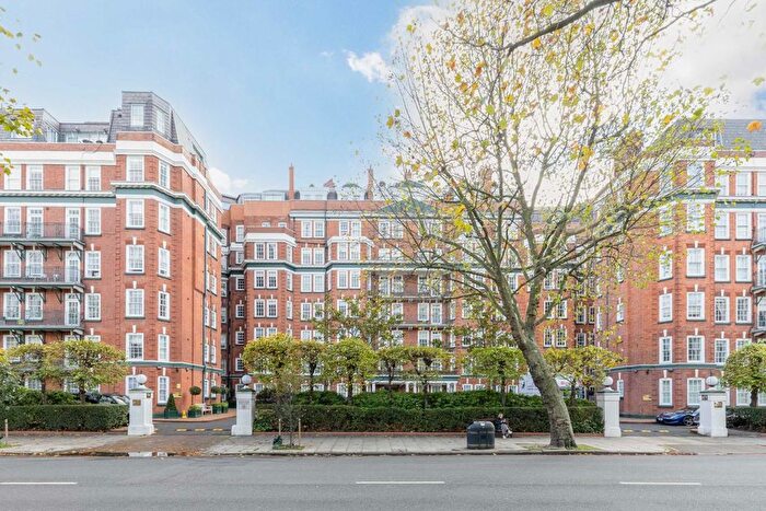 4 Bedroom Flat To Rent In St. Johns Wood Road, London, NW8