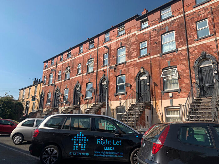 1 Bedroom Apartment To Rent In Flat, Providence Avenue, Leeds, West Yorkshire, LS6