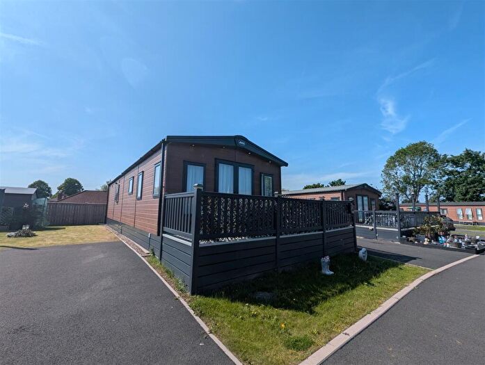 2 Bedroom Lodge For Sale In Heron Drive, Darlington, DL1