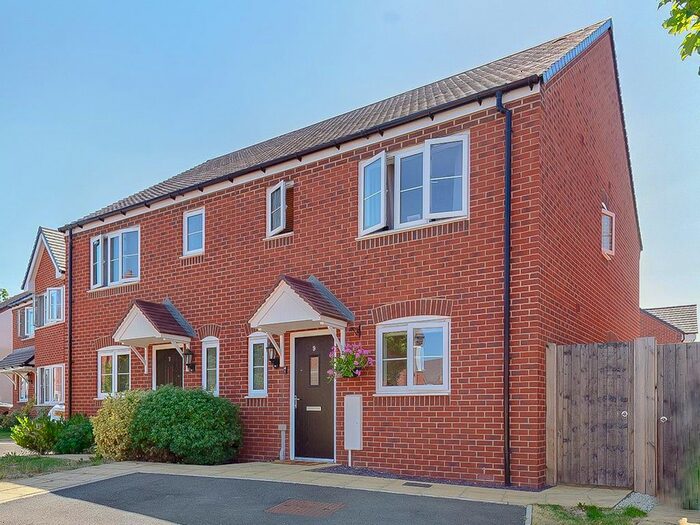 3 Bedroom Semi-Detached House For Sale In Kingston Close, Welland, Malvern, WR13