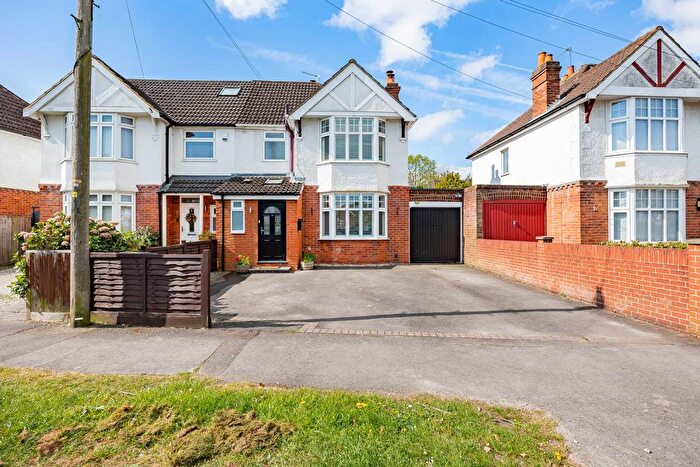 3 Bedroom Semi Detached House For Sale In St Michaels Road, Tilehurst, RG30