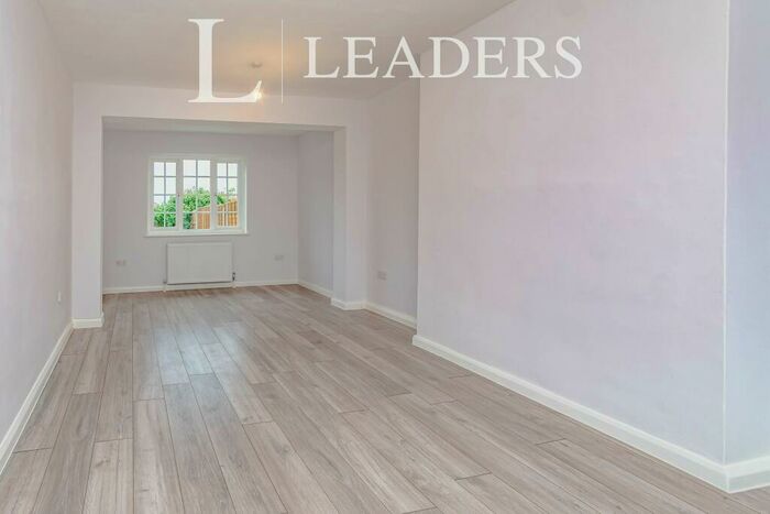 2 Bedroom Link Detached House To Rent In Martin Crescent, CR0