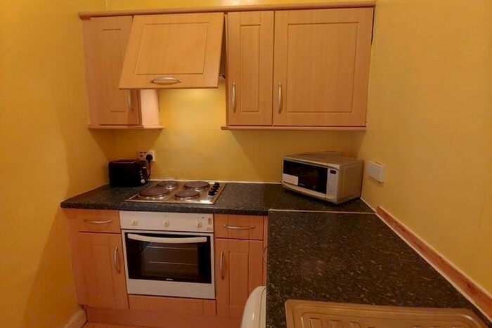 3 Bedroom Flat To Rent In Oxford Street, Newington, Edinburgh, EH8