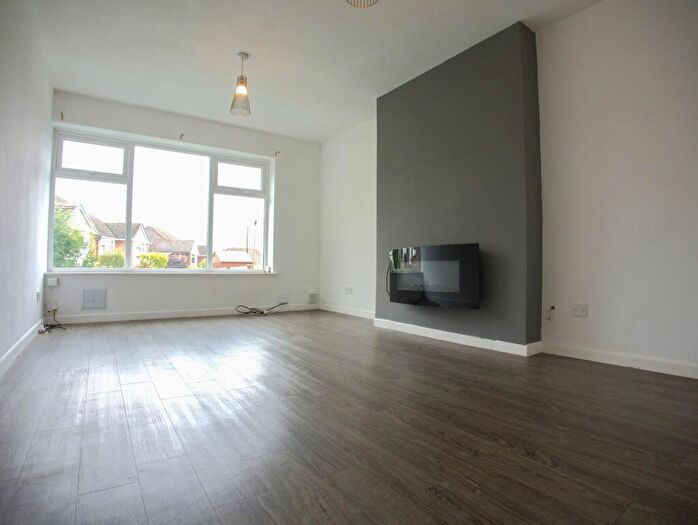 2 Bedroom Apartment To Rent In Derwent Close, Coventry, CV5
