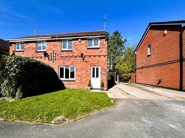 3 Bedroom Semi-Detached House For Sale In Walcote Close, Belper, DE56