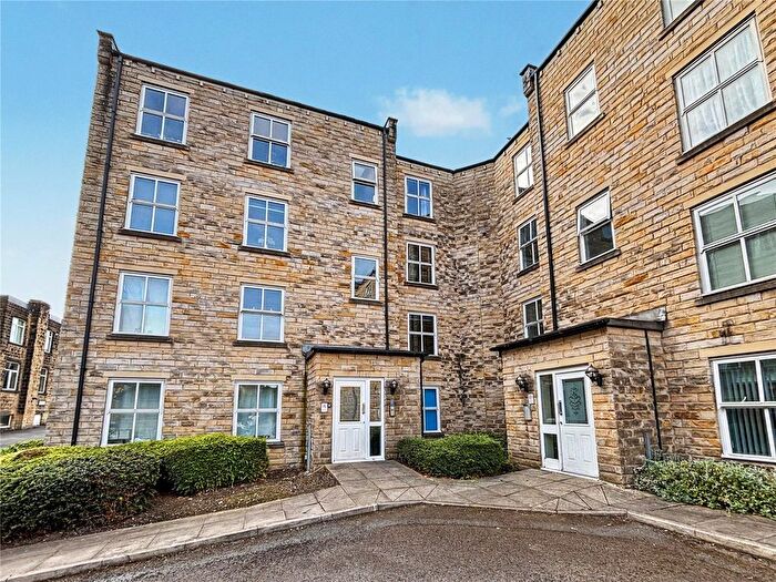 2 Bedroom Flat For Sale In Britannia Wharf, Bingley, West Yorkshire, BD16