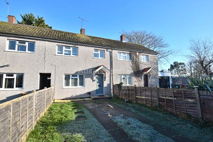 3 Bedroom Semi-Detached House To Rent In Ashampstead Road, Reading, RG30