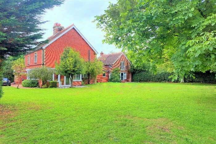 5 Bedroom Detached House For Sale In High Copse, Forestside, PO9