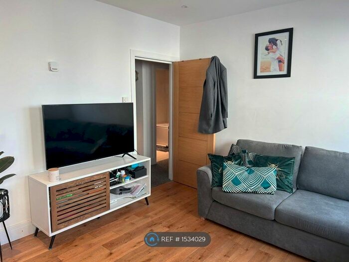 1 Bedroom Flat To Rent In Hill Street, Tunbridge Wells, TN1