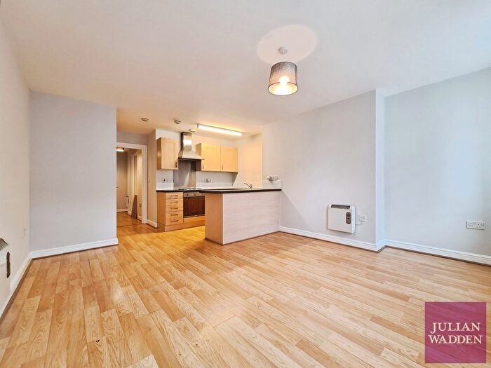 1 Bedroom Flat To Rent In Sunderland Street, Macclesfield, Cheshire, SK11