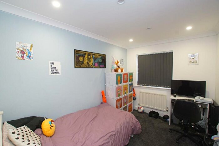 2 Bedroom Flat For Sale In Daytona Quay, Eastbourne, BN23