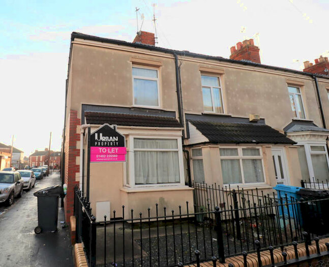 2 Bedroom Terraced House To Rent In Holland Street, Hull, HU9