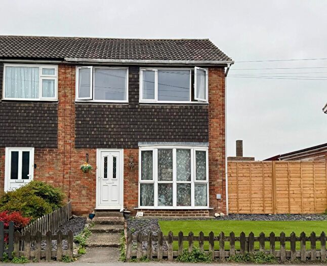 3 Bedroom End Of Terrace House For Sale In Queenborough Road, Sheerness, Kent, ME12