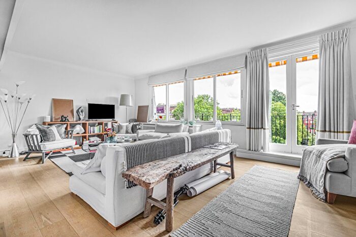 3 Bedroom Flat To Rent In Penthouse, Cadogan Square, SW1X
