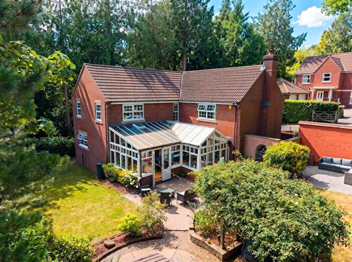 4 Bedroom Detached House For Sale In Jocelyn Mead, Crediton, EX17