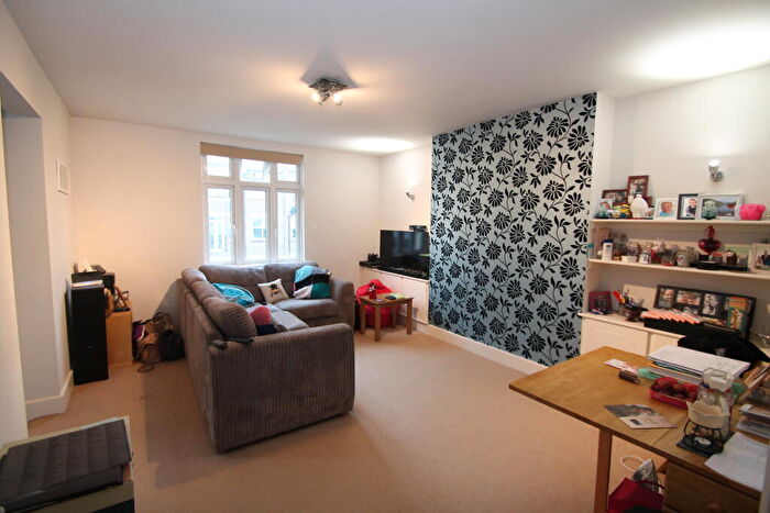 1 Bedroom Apartment To Rent In Station Road, Redhill, RH1
