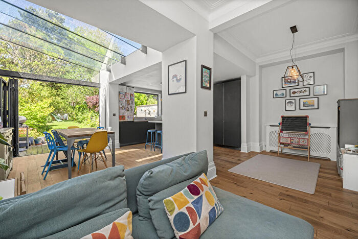 4 Bedroom Terraced House To Rent In Woodberry Avenue, Southgate, Enfield, N21