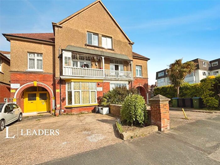 2 Bedroom Apartment For Sale In Beach Road, Littlehampton, West Sussex, BN17