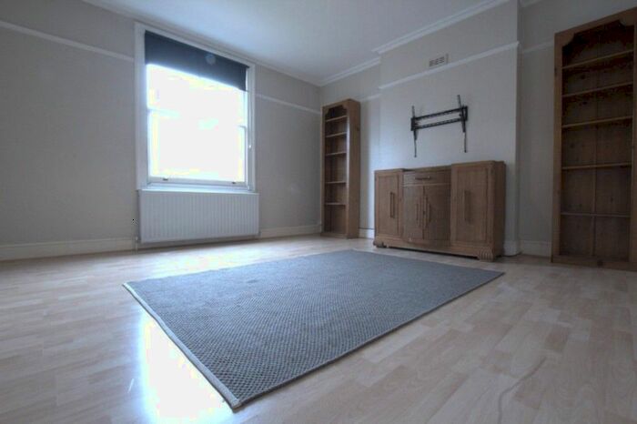 2 Bedroom Flat To Rent In Lower Addiscombe Road, Croydon, CR0