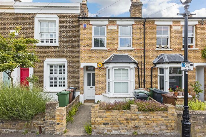 2 Bedroom Flat To Rent In Beulah Road, Walthamstow, London, E17