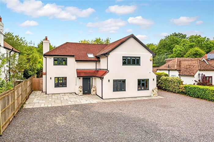 4 Bedroom Detached House For Sale In New Lane, Sutton Green, Guildford, Surrey, GU4