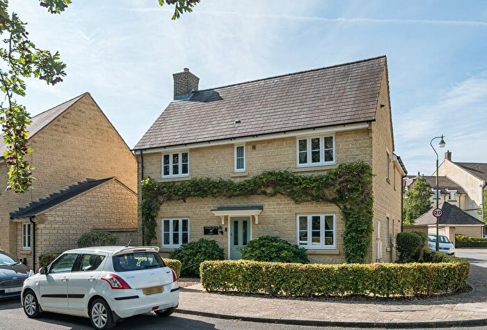 4 Bedroom Detached House For Sale In Madley Brook Lane, Witney, Oxfordshire, OX28