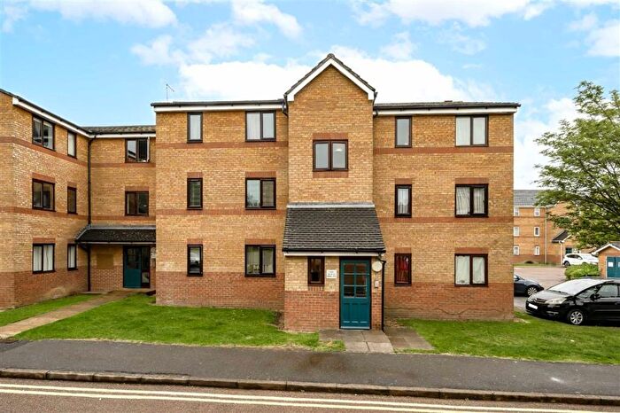 2 Bedroom Flat To Rent In Windmill Drive, Cricklewood, NW2