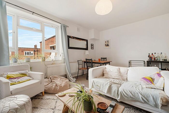 4 Bedroom Flat To Rent In Sparsholt Road, Crouch Hall Court Sparsholt Road, N19