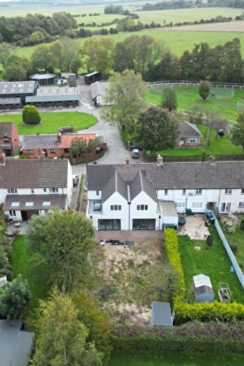 2 Bedroom Terraced House For Sale In , SN8