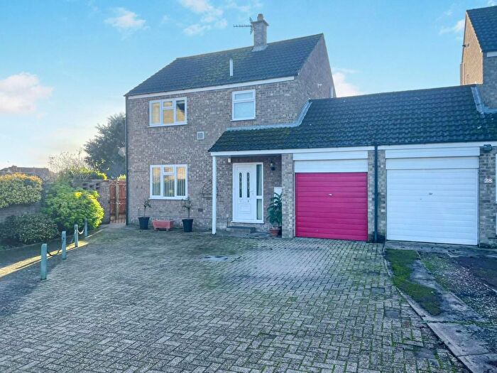 3 Bedroom Link Detached House For Sale In Edmund Road, Brandon, IP27
