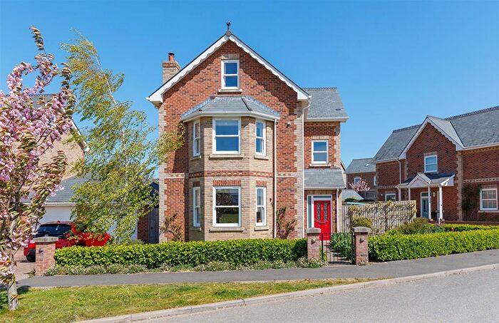 4 Bedroom Detached House For Sale In Deauville Avenue, Cowes, PO31