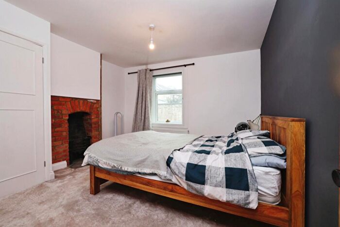 1 Bedroom House To Rent In New Road, Calne, SN11