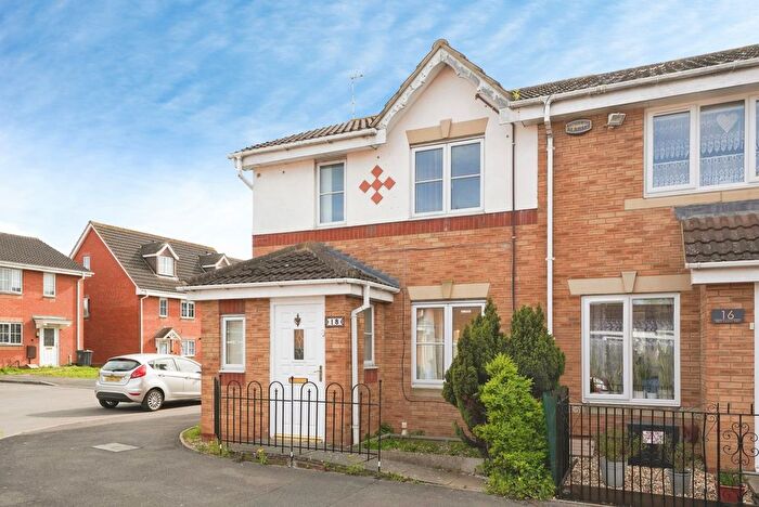 3 Bedroom End Terrace House For Sale In Ince Castle Way, Gloucester, Gloucestershire, GL1